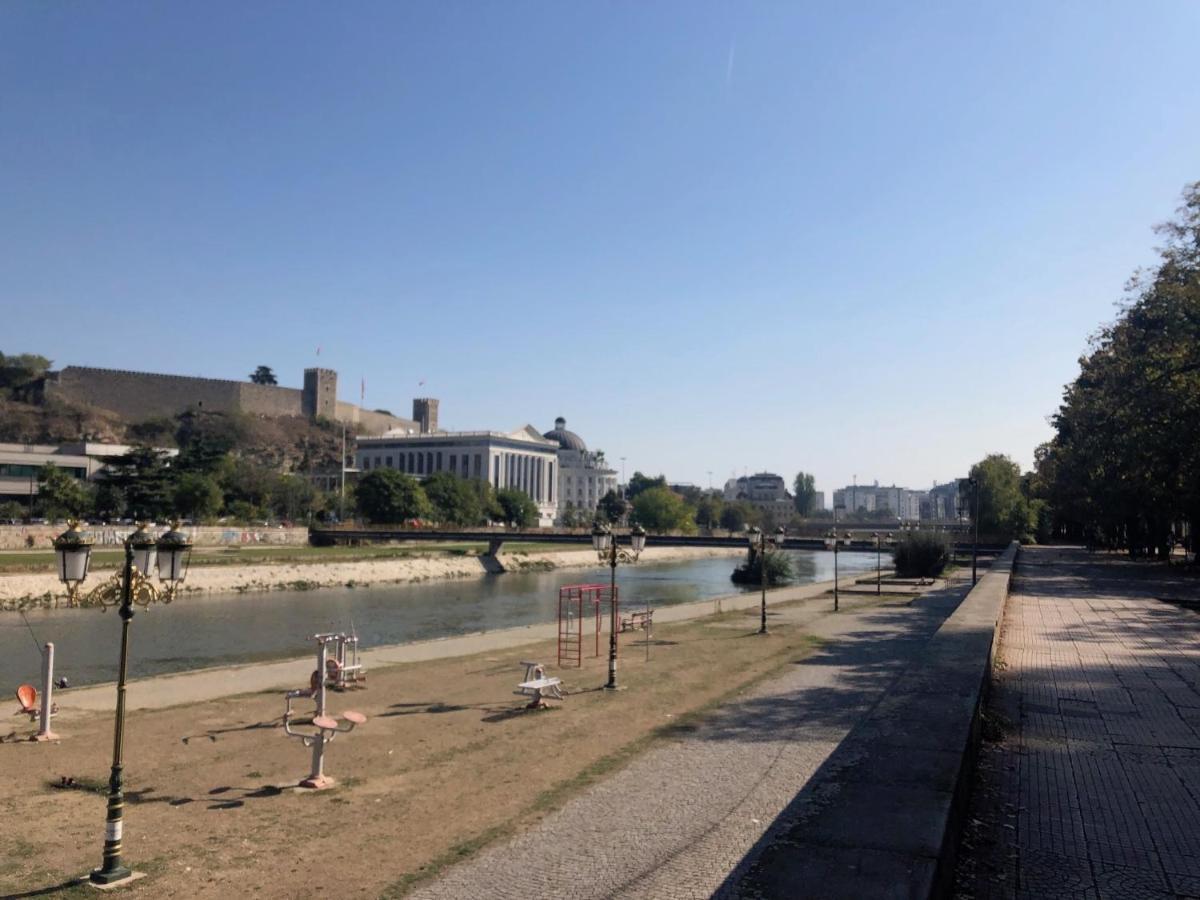 City Centre River View Apartment Скопие Екстериор снимка